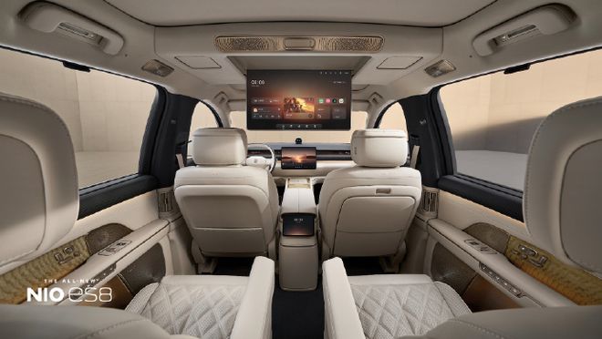 衣帽间3亿中产傻眼了开元棋牌蔚来新车爆改(图10)