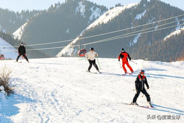 大滑雪场免费玩冰雪狂欢嗨翻全城！开元棋牌乌鲁木齐首个雪假来袭6(图2)