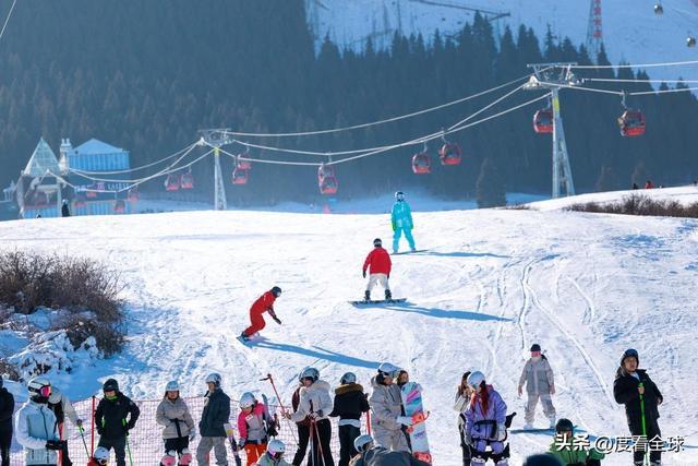 大滑雪场免费玩冰雪狂欢嗨翻全城！开元棋牌乌鲁木齐首个雪假来袭6(图6)