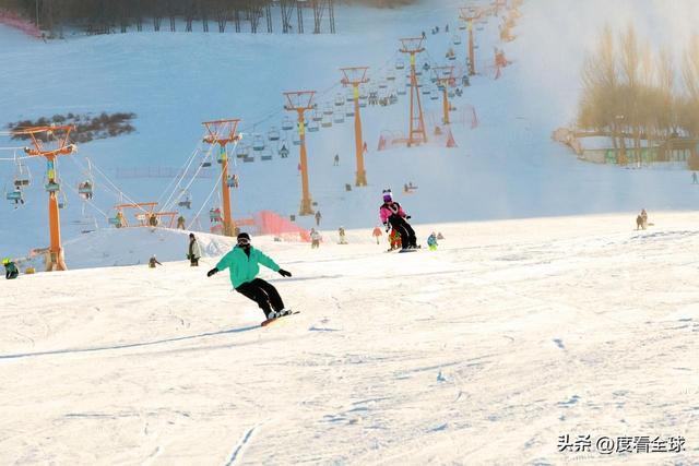 大滑雪场免费玩冰雪狂欢嗨翻全城！开元棋牌乌鲁木齐首个雪假来袭6(图4)