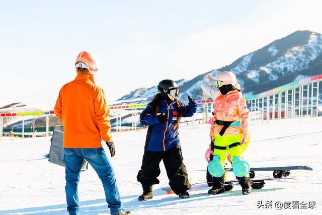 大滑雪场免费玩冰雪狂欢嗨翻全城！开元棋牌乌鲁木齐首个雪假来袭6(图7)