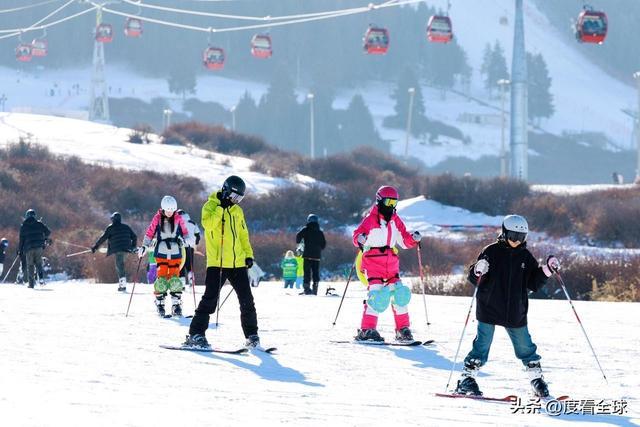 大滑雪场免费玩冰雪狂欢嗨翻全城！开元棋牌乌鲁木齐首个雪假来袭6(图11)