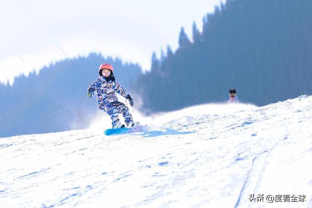 大滑雪场免费玩冰雪狂欢嗨翻全城！开元棋牌乌鲁木齐首个雪假来袭6(图16)