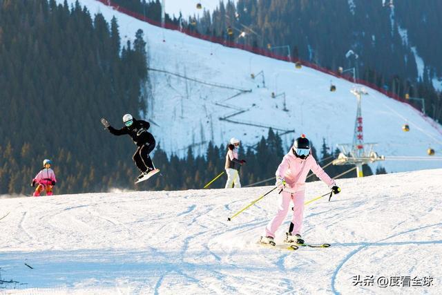 大滑雪场免费玩冰雪狂欢嗨翻全城！开元棋牌乌鲁木齐首个雪假来袭6(图17)