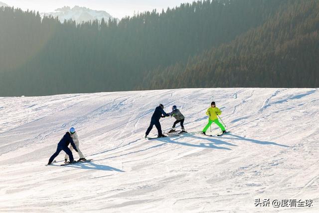 大滑雪场免费玩冰雪狂欢嗨翻全城！开元棋牌乌鲁木齐首个雪假来袭6(图15)