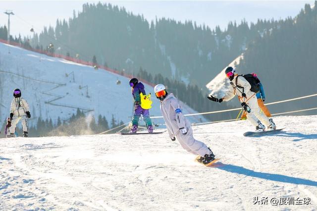 大滑雪场免费玩冰雪狂欢嗨翻全城！开元棋牌乌鲁木齐首个雪假来袭6(图21)