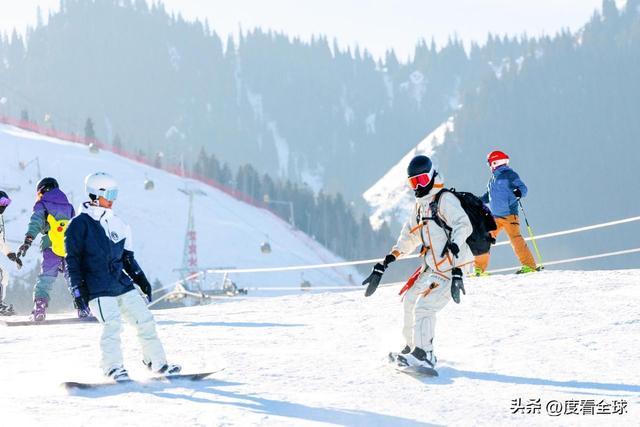 大滑雪场免费玩冰雪狂欢嗨翻全城！开元棋牌乌鲁木齐首个雪假来袭6(图26)