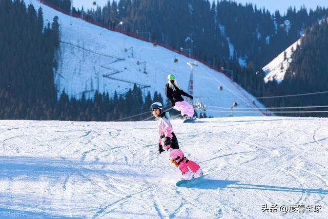大滑雪场免费玩冰雪狂欢嗨翻全城！开元棋牌乌鲁木齐首个雪假来袭6(图30)